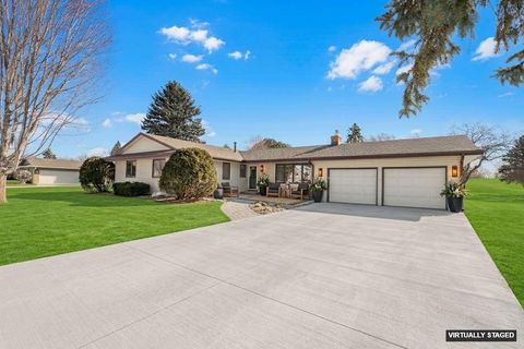 Homes For Sale - 9717 Toledo Road<br/> Bloomington, MN 55437