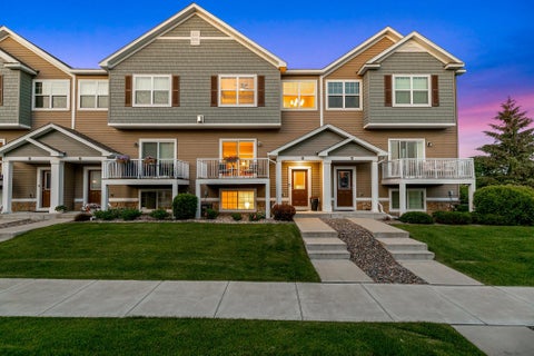 Townhouse For Sale - 9590 Jefferson Drive<br/> Chanhassen, MN 55317