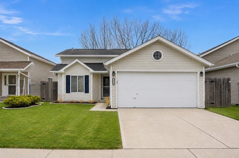 Homes For Sale - 735 47 1/2 Street<br/> Cass County, Fargo, ND 58103