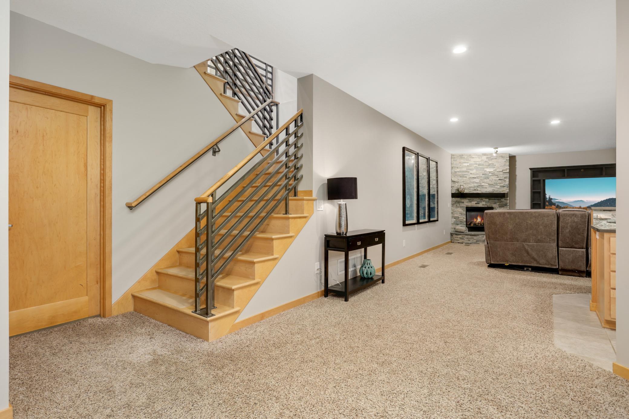 8679 Sunset Court, Shakopee, Minnesota image 32