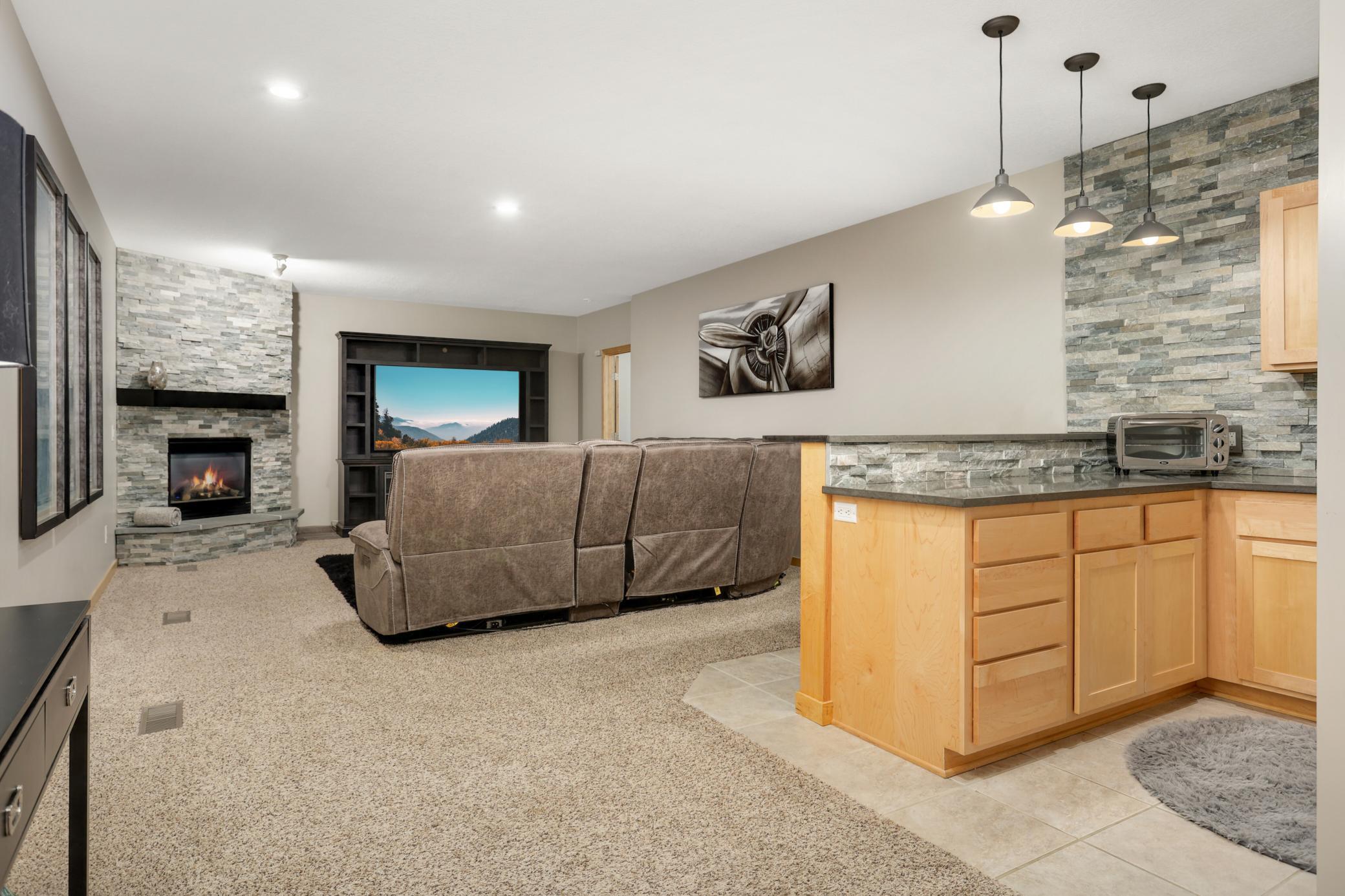8679 Sunset Court, Shakopee, Minnesota image 33