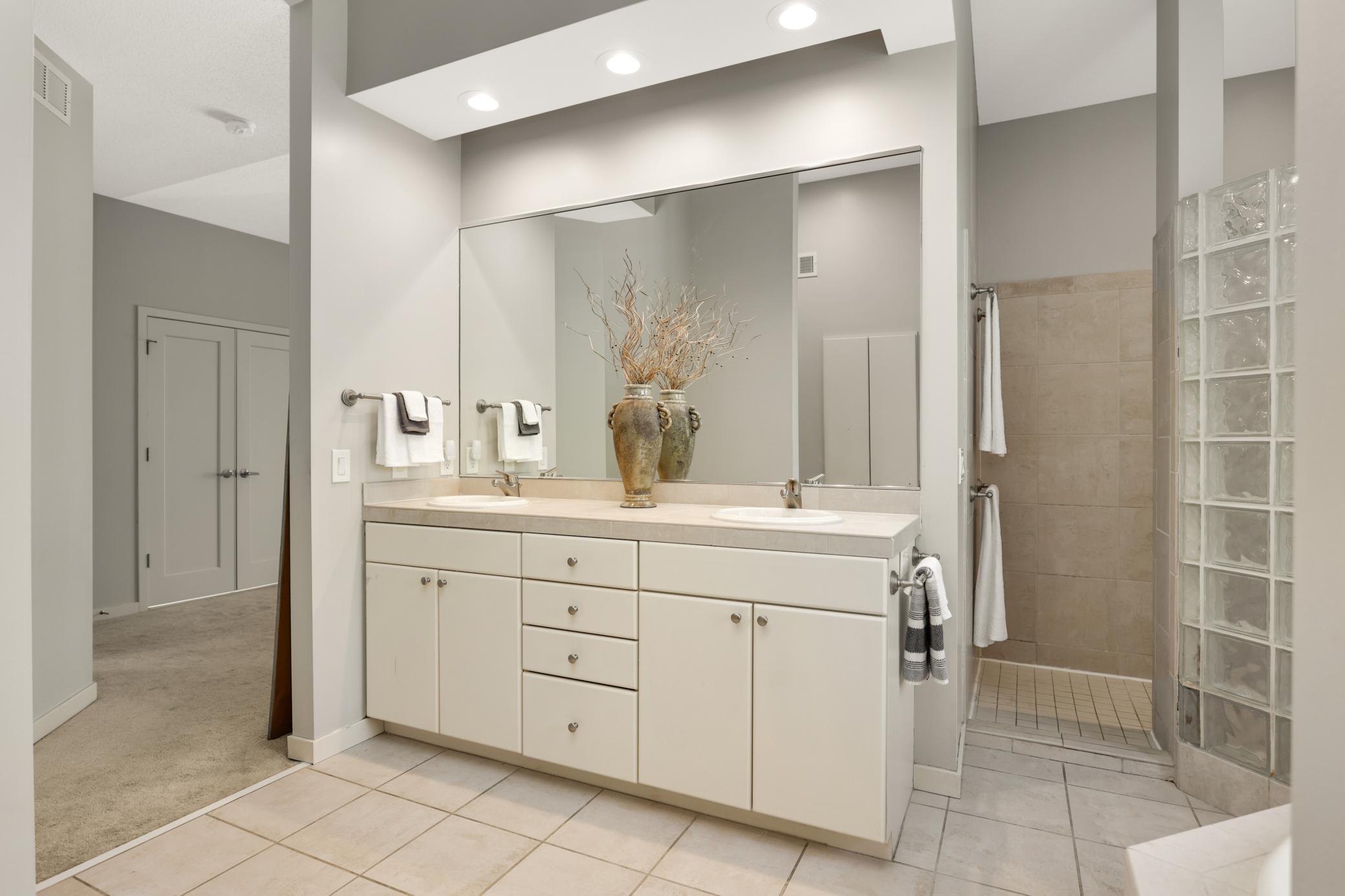 8679 Sunset Court, Shakopee, Minnesota image 23