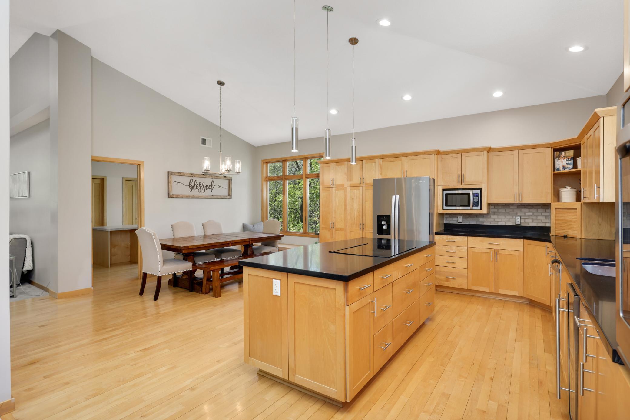 8679 Sunset Court, Shakopee, Minnesota image 17