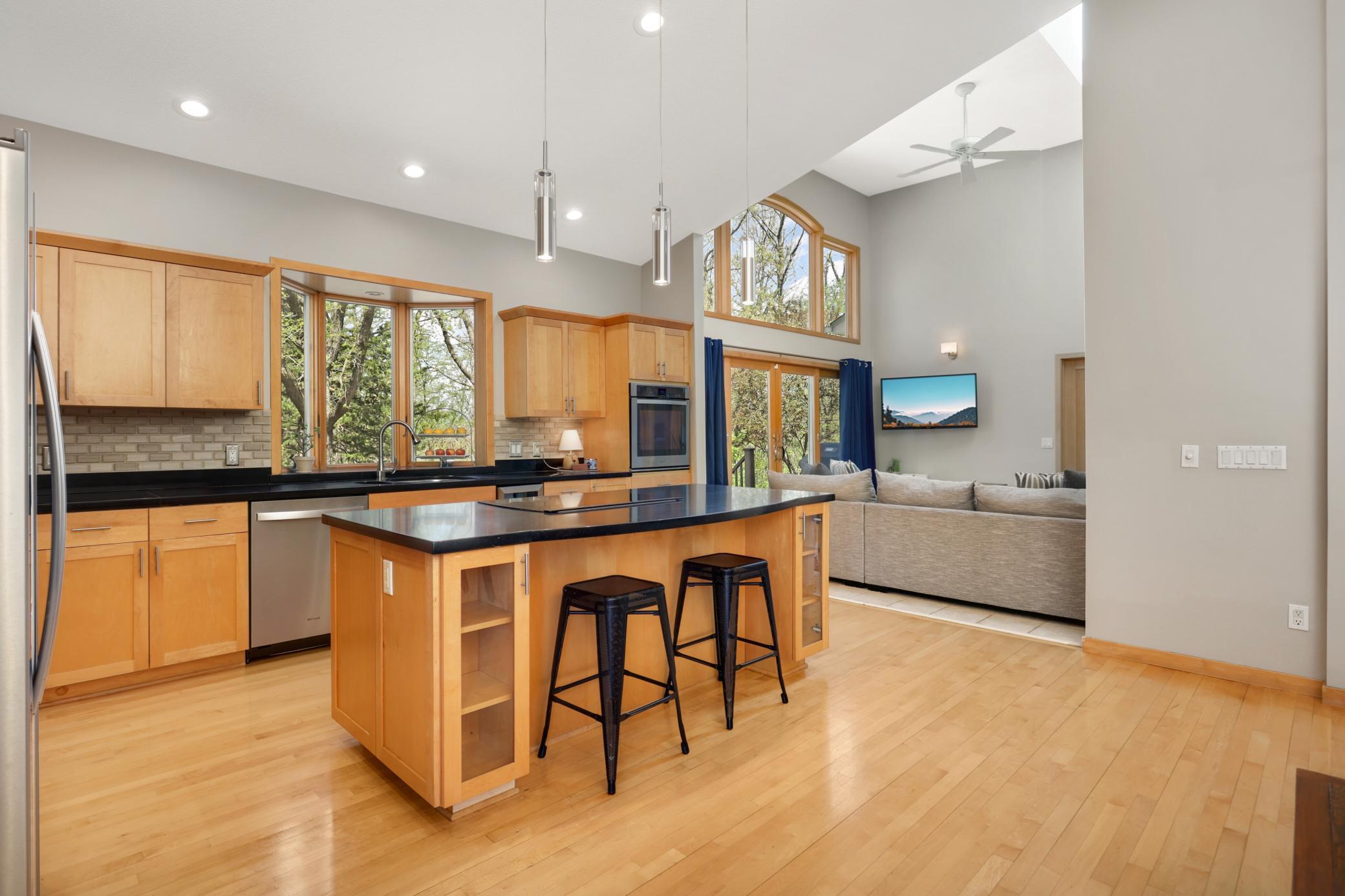 8679 Sunset Court, Shakopee, Minnesota image 13