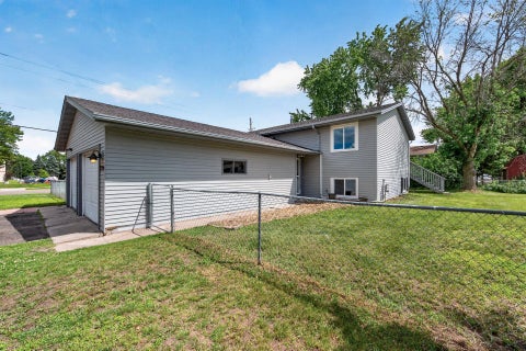 Homes For Sale - 7554 Humboldt Circle<br/> Minneapolis, MN 55444