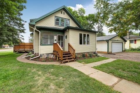 Homes For Sale - 555 2nd Avenue<br/> Mille Lacs County, Milaca, MN 56353