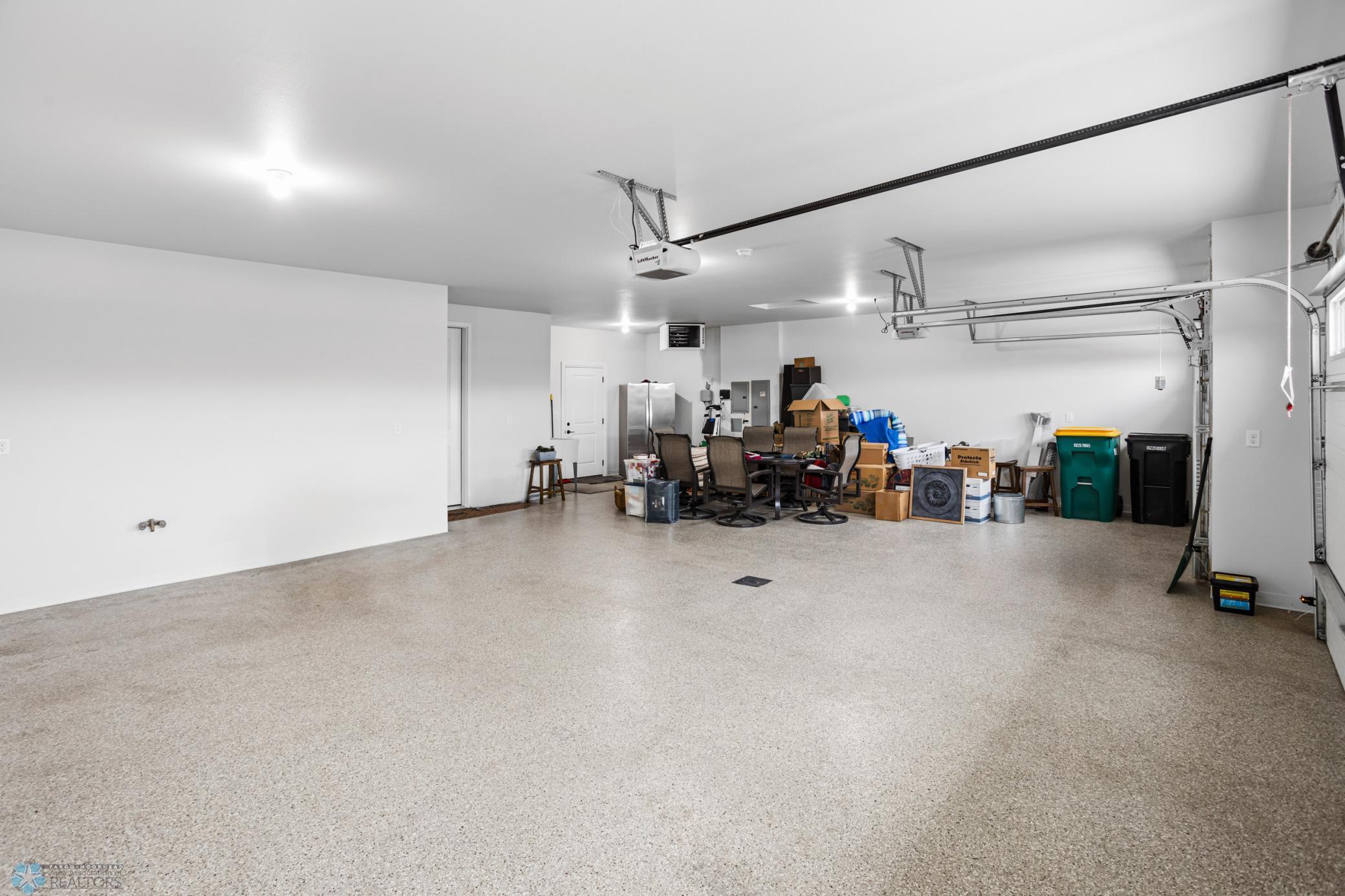 West Fargo, North Dakota 58078, United States, 3 Bedrooms Bedrooms, ,2 BathroomsBathrooms,Residential,Pending,60087