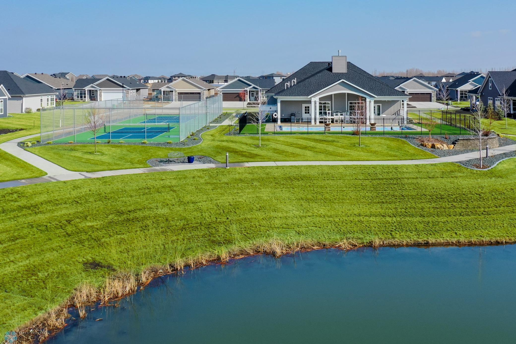 West Fargo, North Dakota 58078, United States, 3 Bedrooms Bedrooms, ,2 BathroomsBathrooms,Residential,Pending,60087