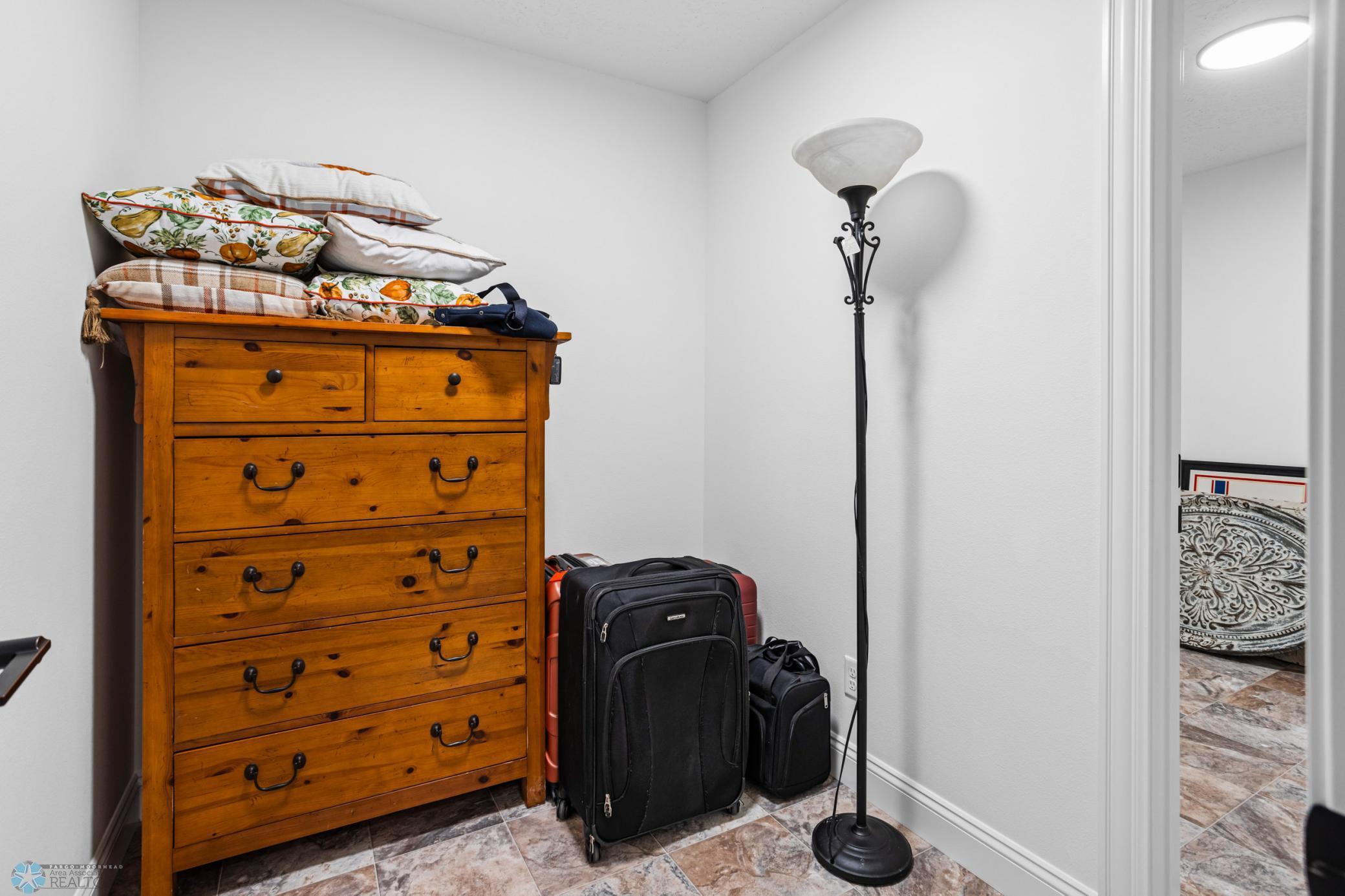 West Fargo, North Dakota 58078, United States, 3 Bedrooms Bedrooms, ,2 BathroomsBathrooms,Residential,Pending,60087