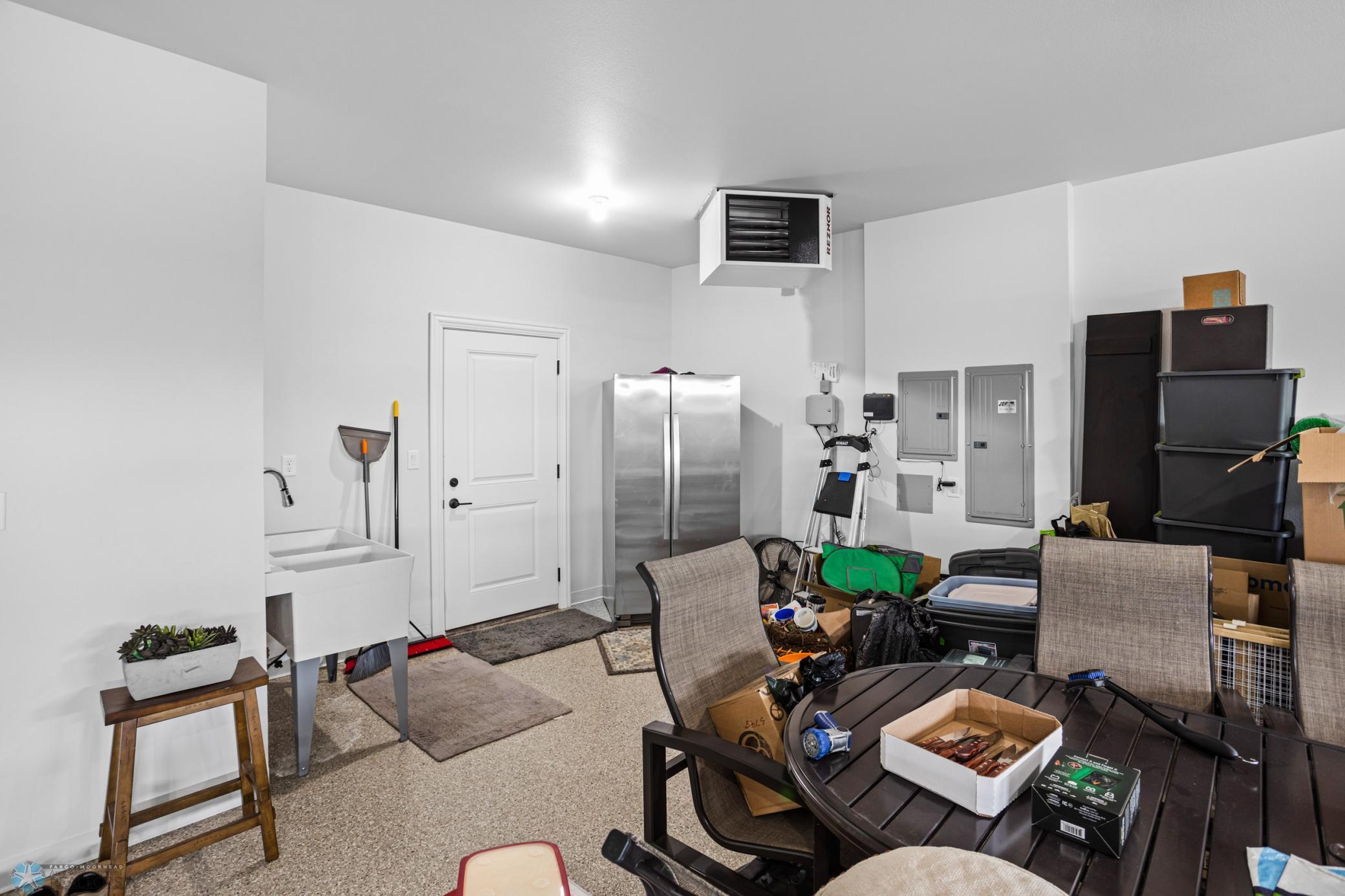 West Fargo, North Dakota 58078, United States, 3 Bedrooms Bedrooms, ,2 BathroomsBathrooms,Residential,Pending,60087