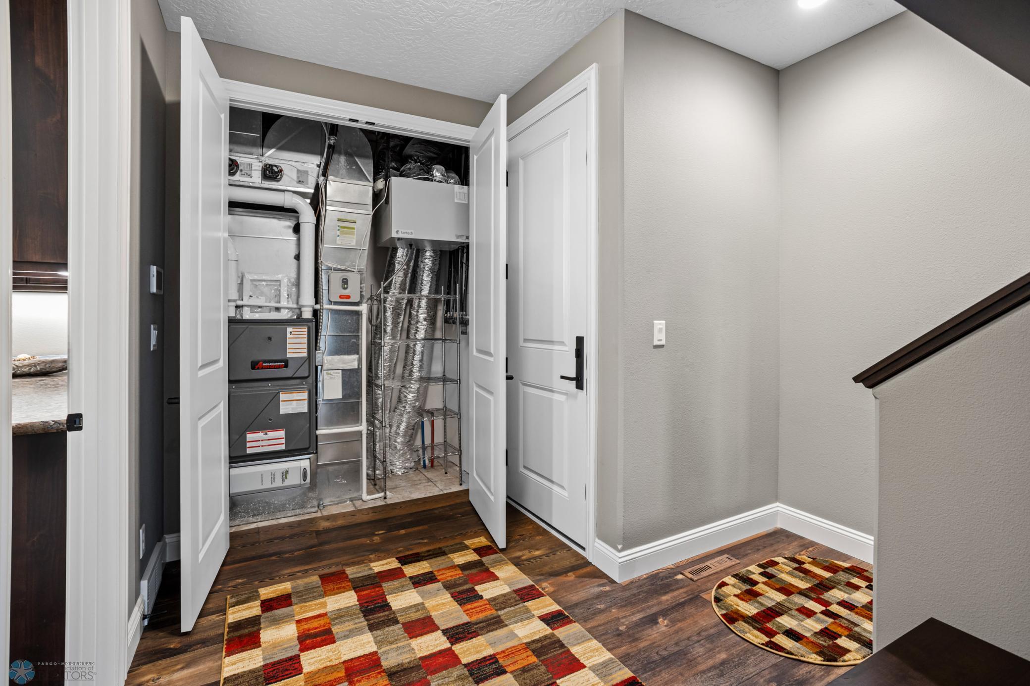 West Fargo, North Dakota 58078, United States, 3 Bedrooms Bedrooms, ,2 BathroomsBathrooms,Residential,Pending,60087