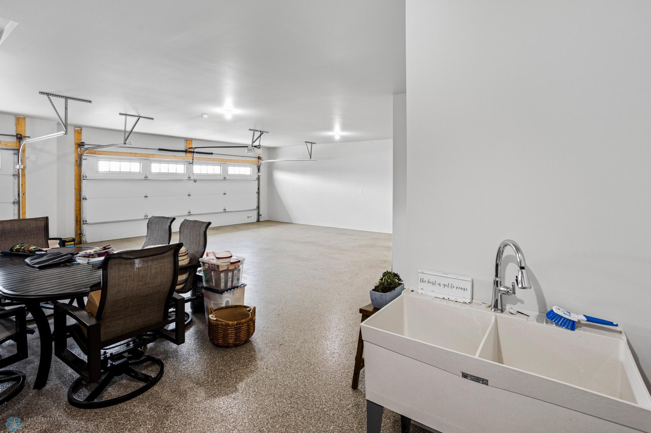 West Fargo, North Dakota 58078, United States, 3 Bedrooms Bedrooms, ,2 BathroomsBathrooms,Residential,Pending,60087