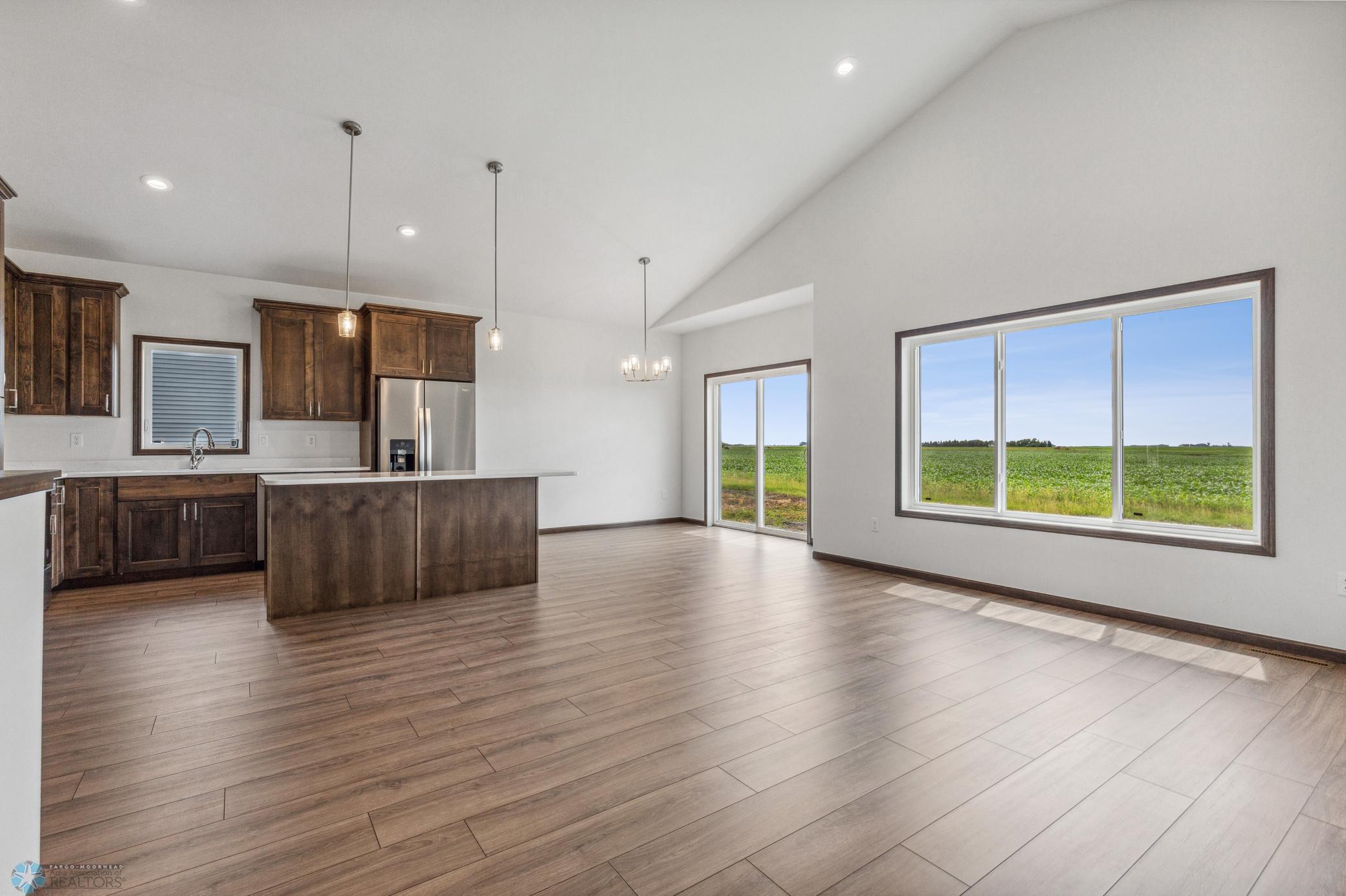 4869 Hampton Circle, Moorhead, Minnesota image 12