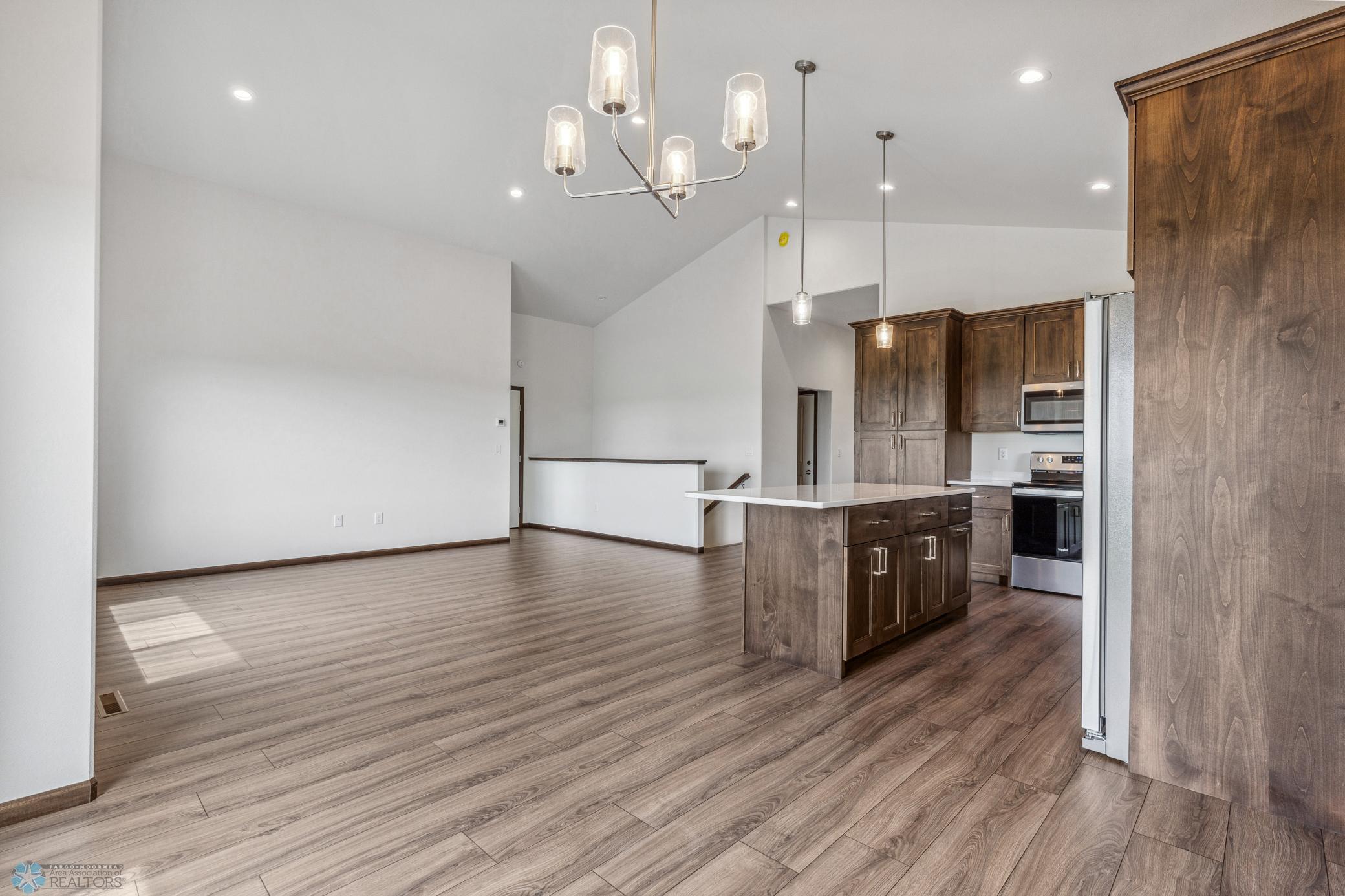4869 Hampton Circle, Moorhead, Minnesota image 15