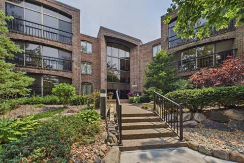 Condo For Sale - 5501 Dewey Hill Road<br/> Minneapolis, MN 55439