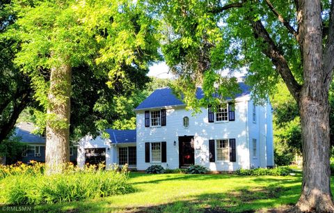 Homes For Sale - 905 Carver Street<br/> Sibley County, Winthrop, MN 55396