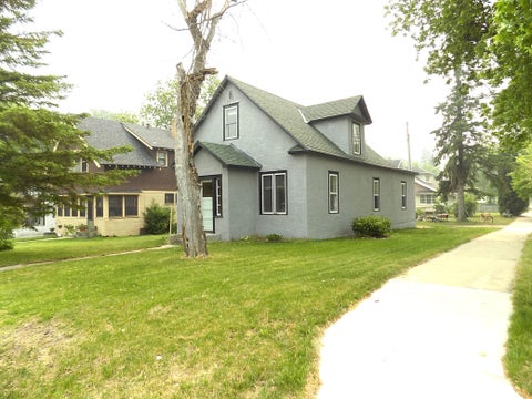 Homes For Sale - 101 1st Street<br/> Baudette, MN 56623