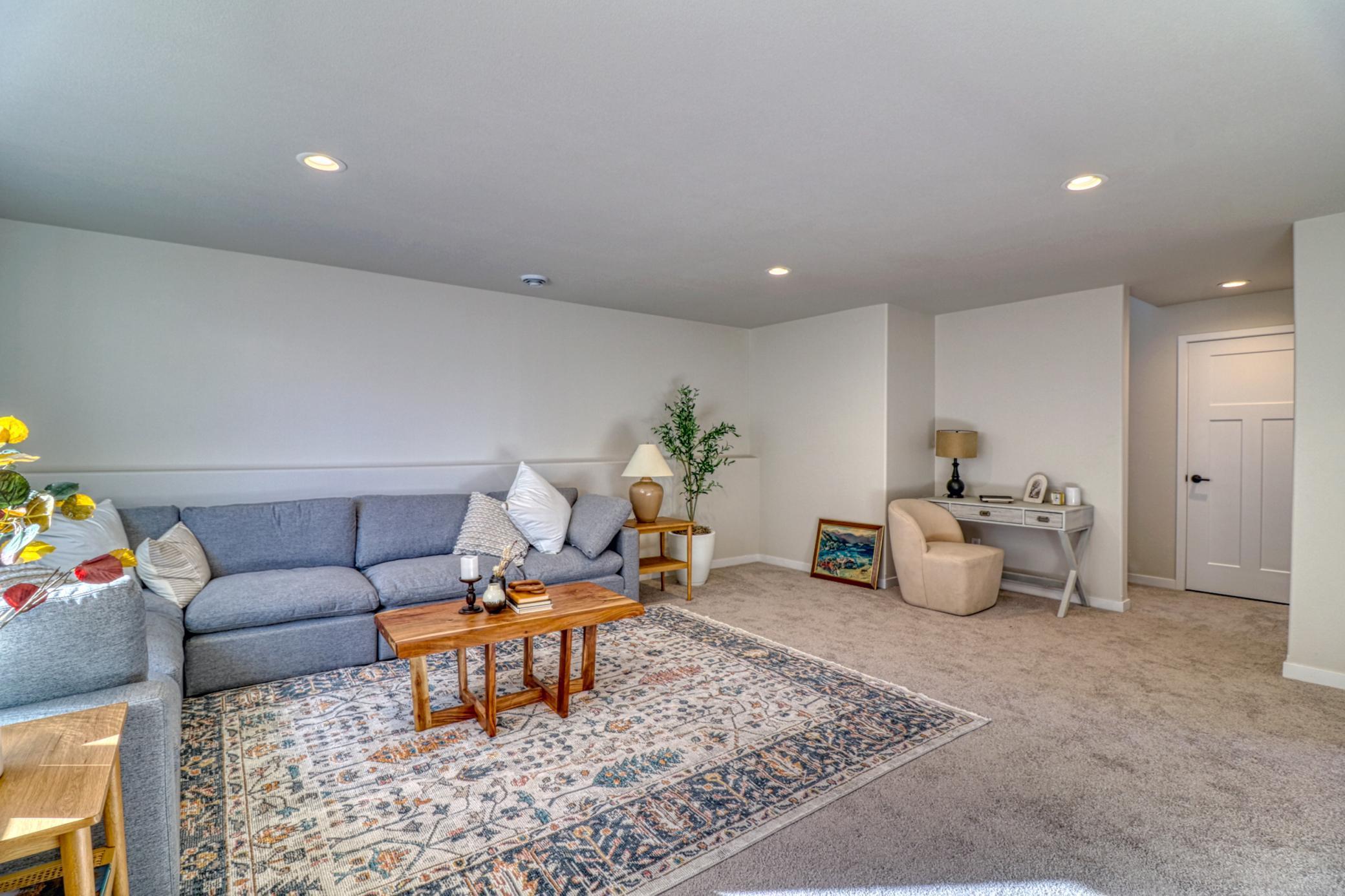 Moorhead, Minnesota 56560, United States, 3 Bedrooms Bedrooms, ,2 BathroomsBathrooms,Residential,Active,231784