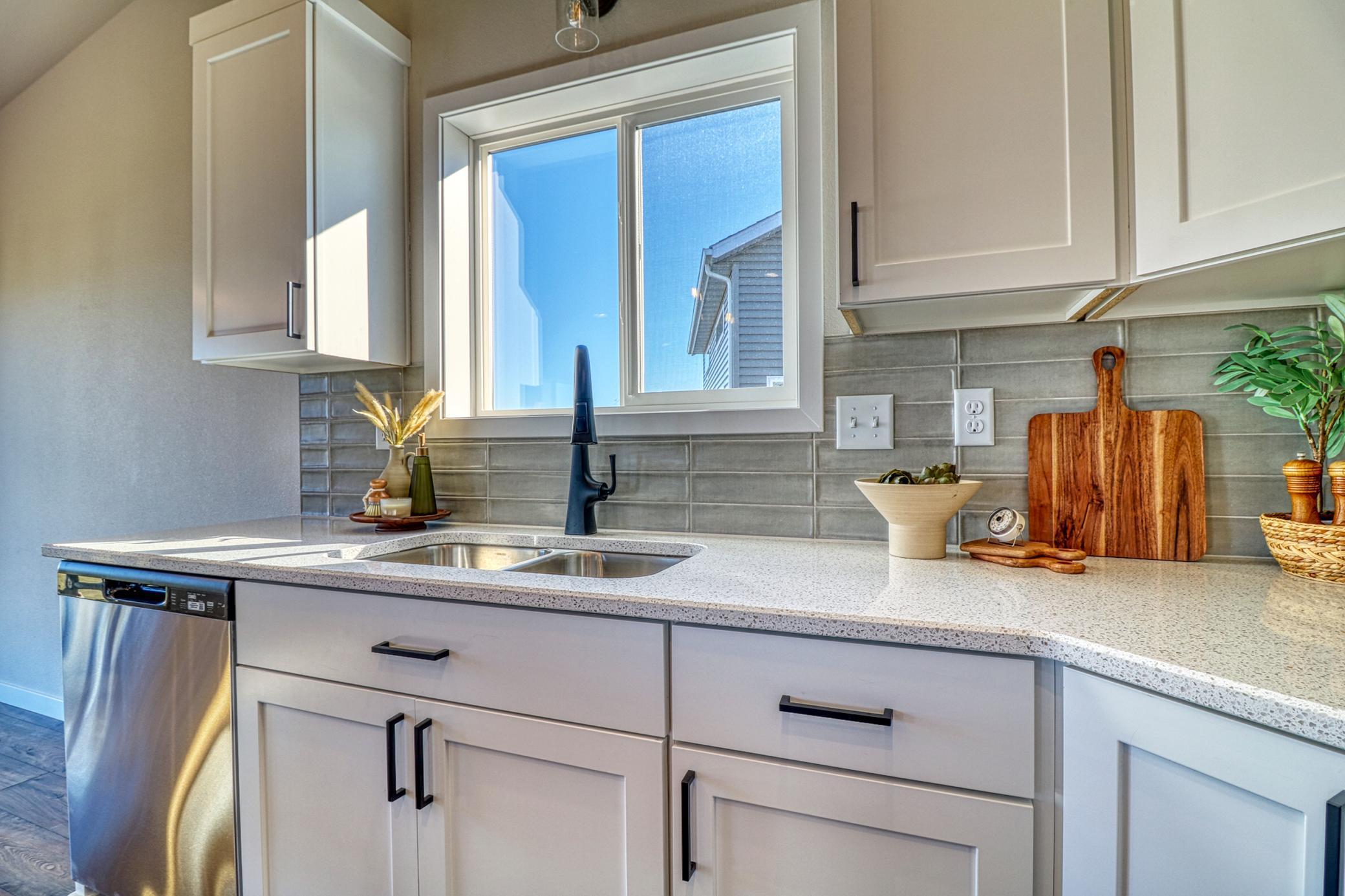 Moorhead, Minnesota 56560, United States, 3 Bedrooms Bedrooms, ,2 BathroomsBathrooms,Residential,Active,231784