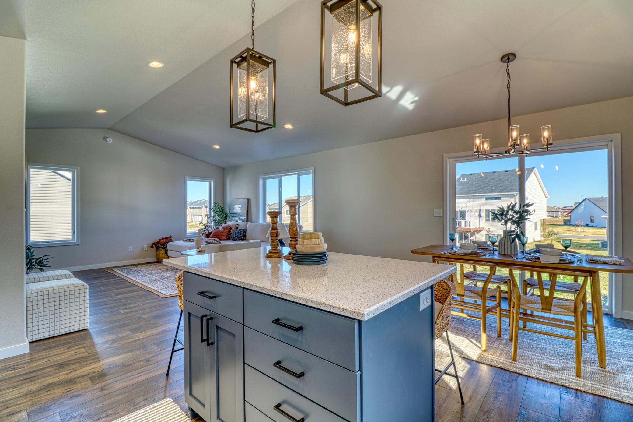 Moorhead, Minnesota 56560, United States, 3 Bedrooms Bedrooms, ,2 BathroomsBathrooms,Residential,Active,231784