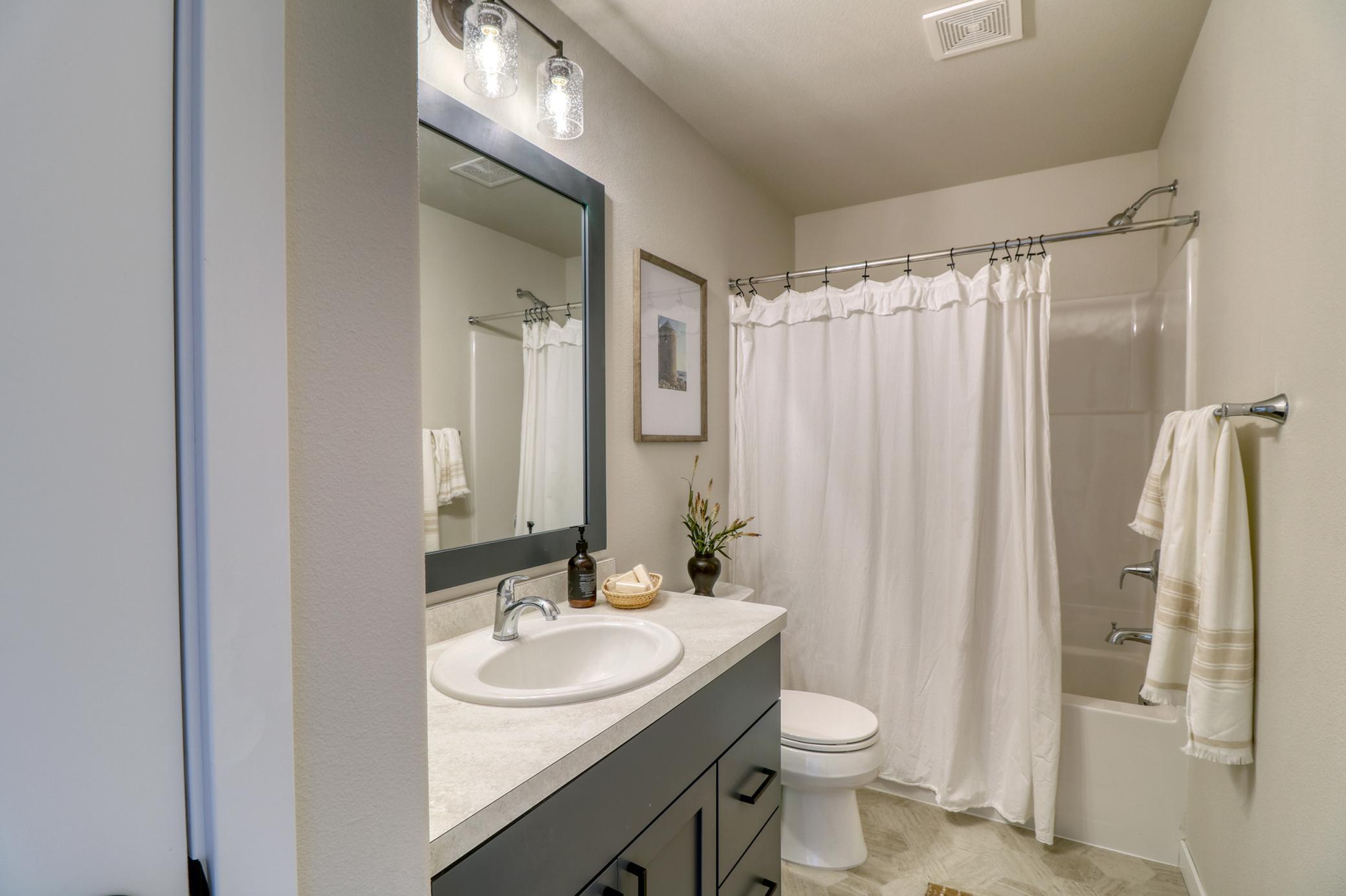 Moorhead, Minnesota 56560, United States, 3 Bedrooms Bedrooms, ,2 BathroomsBathrooms,Residential,Active,231784