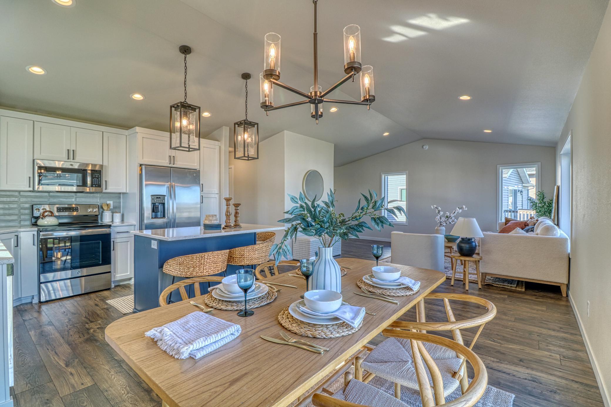 Moorhead, Minnesota 56560, United States, 3 Bedrooms Bedrooms, ,2 BathroomsBathrooms,Residential,Active,231784