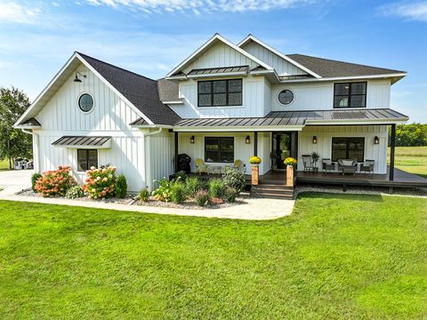 Homes For Sale - 606 Venture Lane<br/> Douglas County, Alexandria, MN 56308