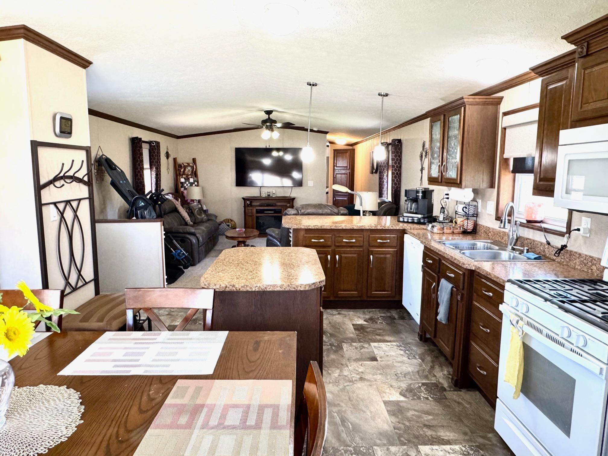 610 Tamarack Street, Badger, Minnesota image 6