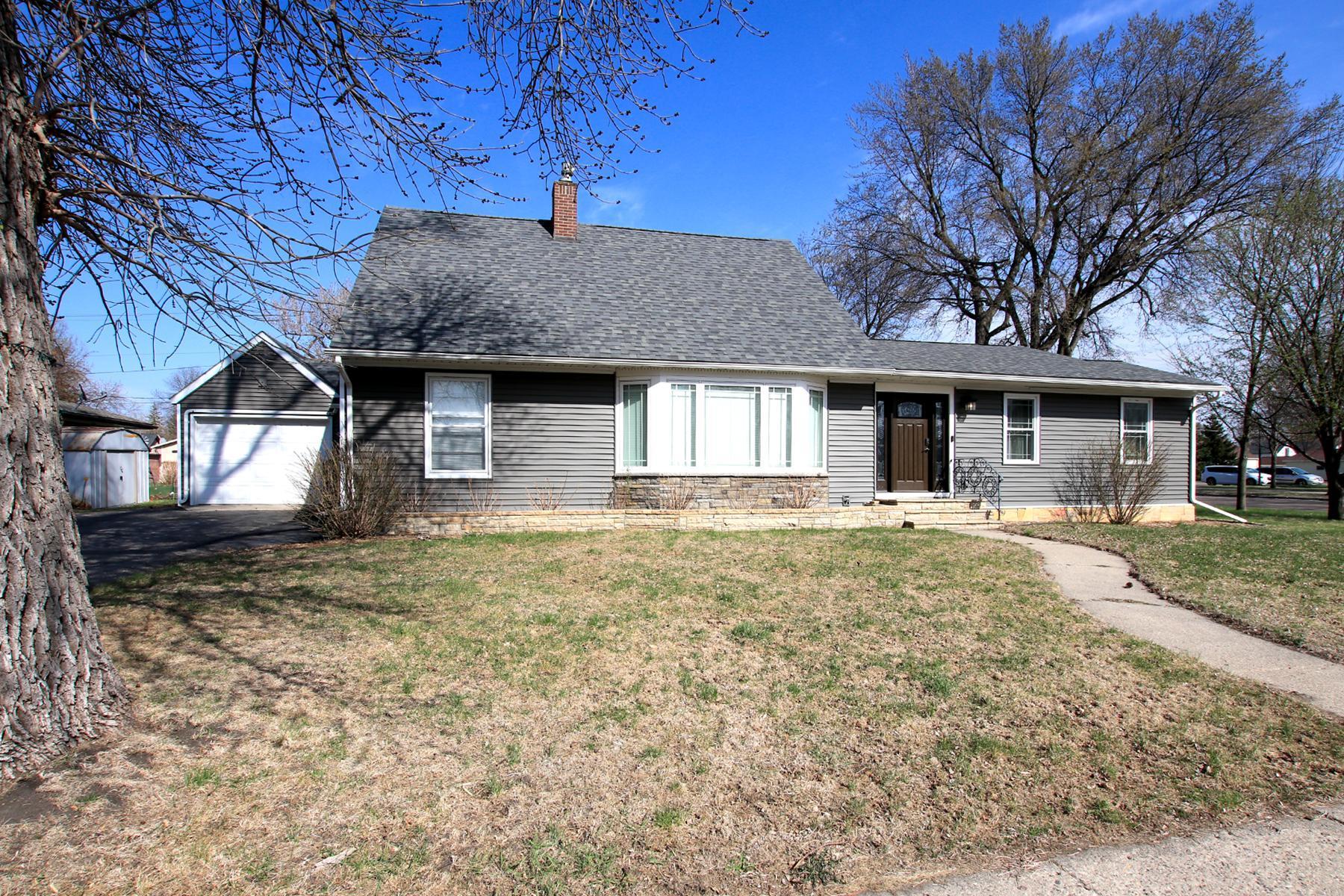 311 10th Street, Olivia, Minnesota image 3