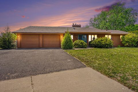 Homes For Sale - 13416 Washburn Drive<br/> Dakota County, Burnsville, MN 55337