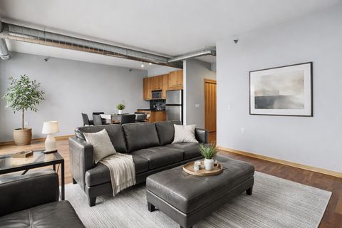 Condo For Sale - 1211 Lagoon Avenue<br/> Hennepin County, Minneapolis, MN 55408