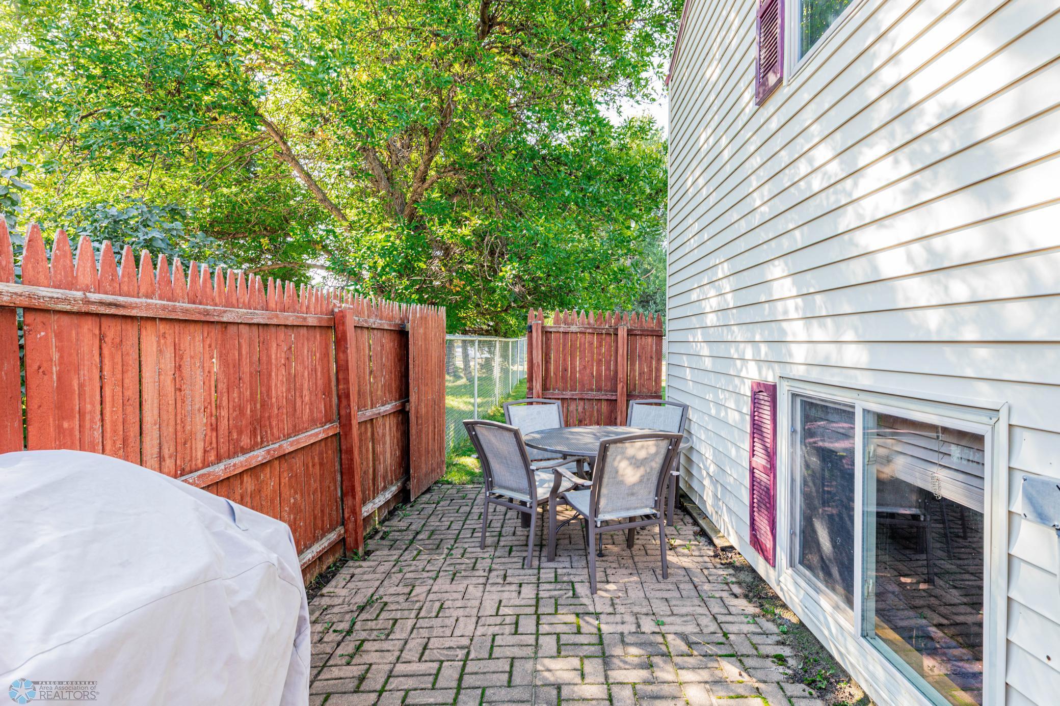 Moorhead, Minnesota 56560, United States, 3 Bedrooms Bedrooms, ,2 BathroomsBathrooms,Residential,Active,216317