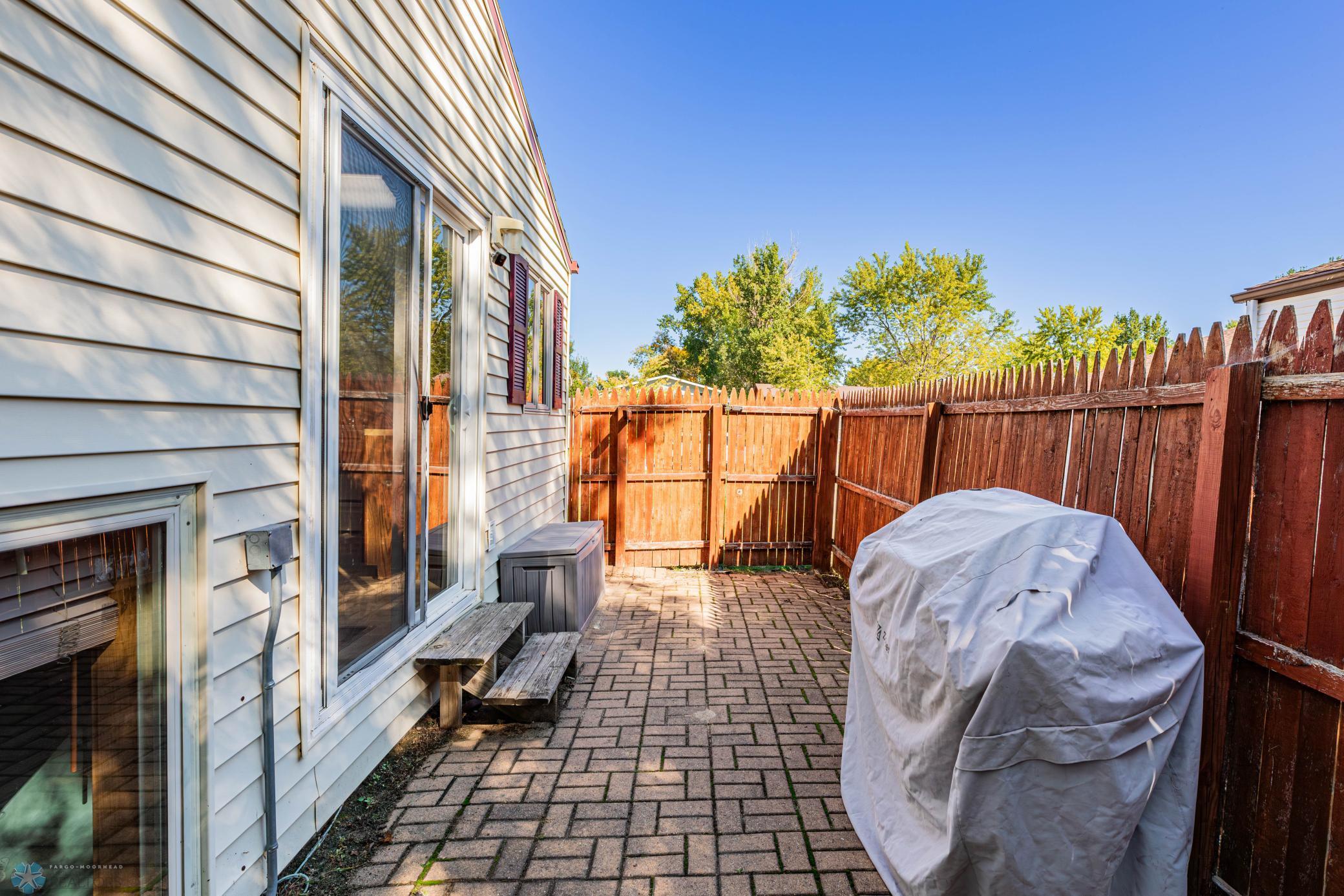 Moorhead, Minnesota 56560, United States, 3 Bedrooms Bedrooms, ,2 BathroomsBathrooms,Residential,Active,216317