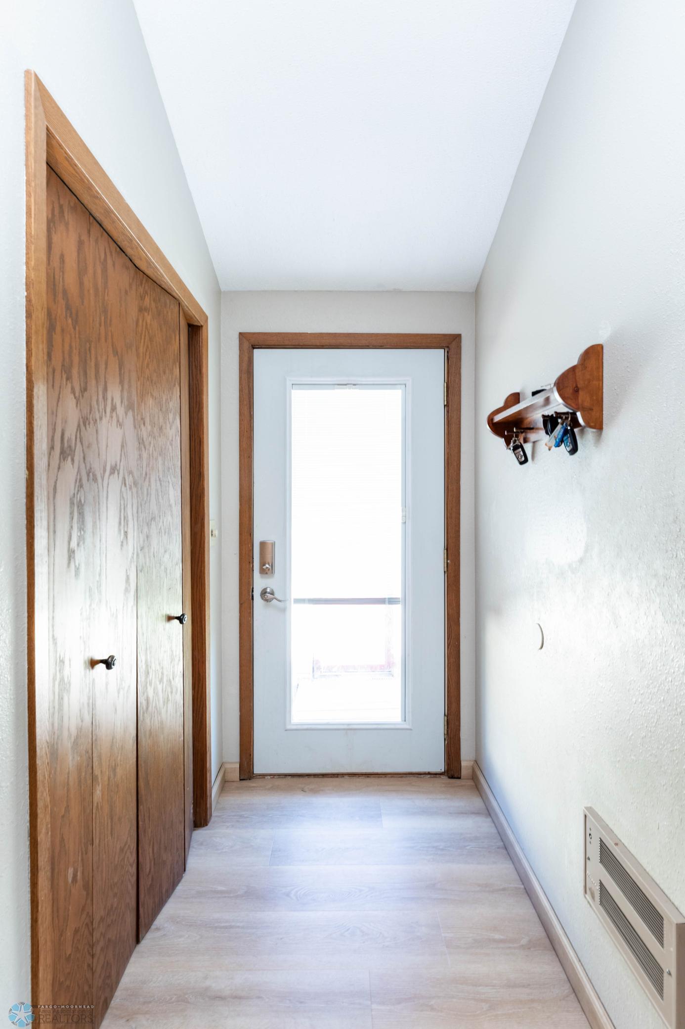 Moorhead, Minnesota 56560, United States, 3 Bedrooms Bedrooms, ,2 BathroomsBathrooms,Residential,Active,216317