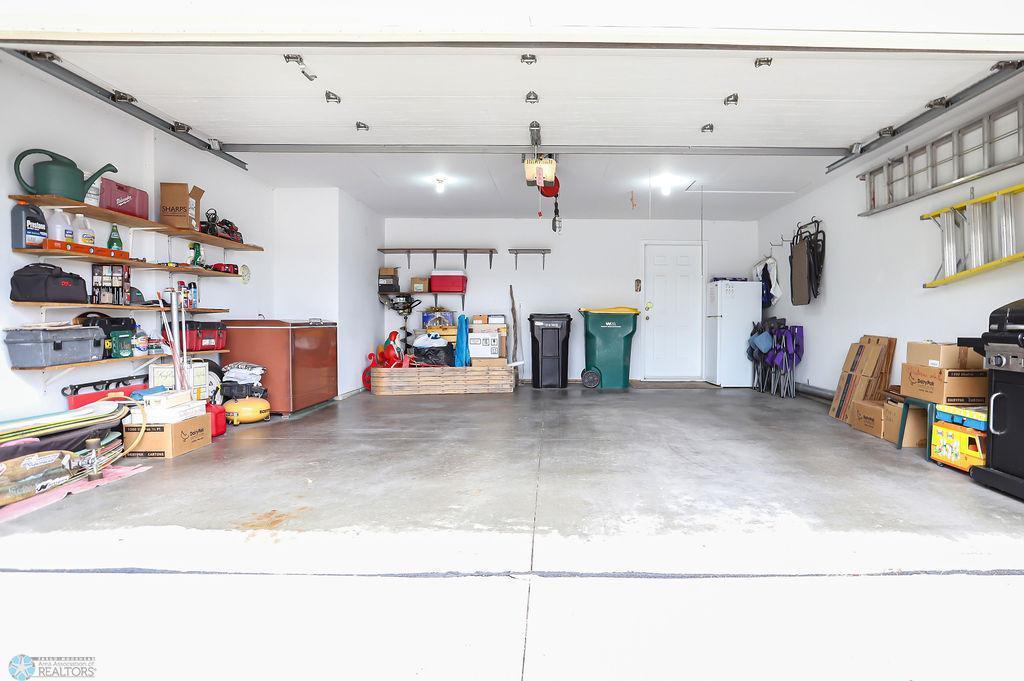 West Fargo, North Dakota 58078, United States, 2 Bedrooms Bedrooms, ,2 BathroomsBathrooms,Residential,Pending,45086