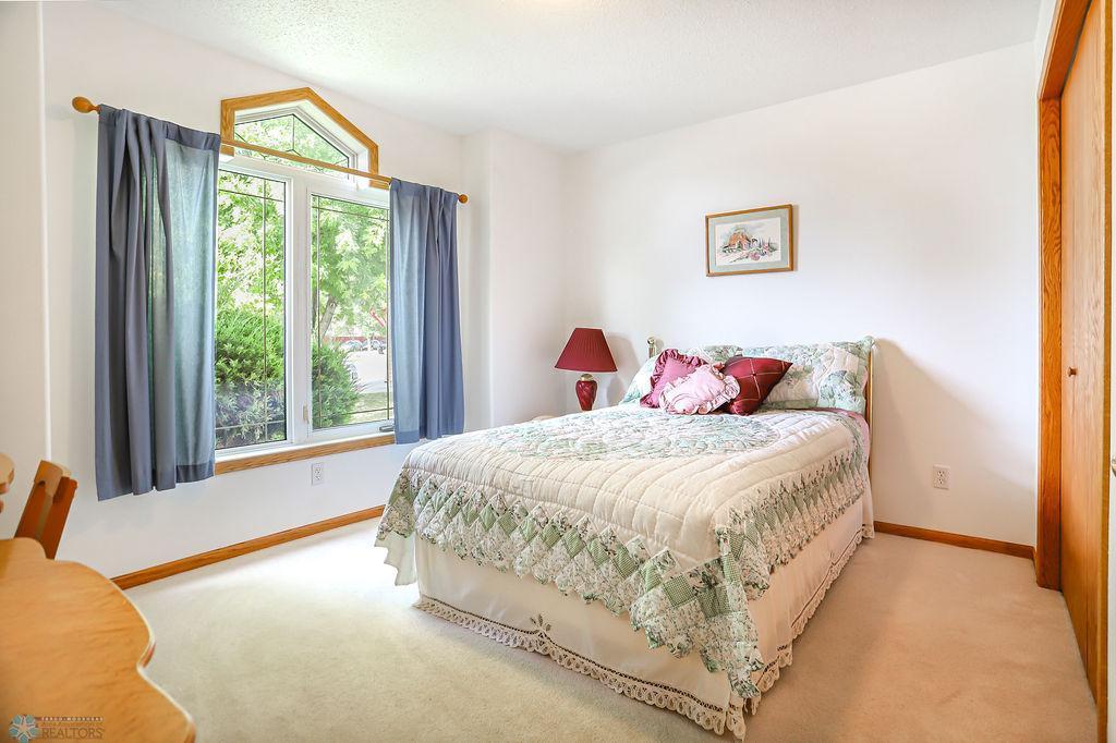 West Fargo, North Dakota 58078, United States, 2 Bedrooms Bedrooms, ,2 BathroomsBathrooms,Residential,Pending,45086