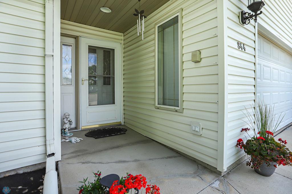 West Fargo, North Dakota 58078, United States, 2 Bedrooms Bedrooms, ,2 BathroomsBathrooms,Residential,Pending,45086