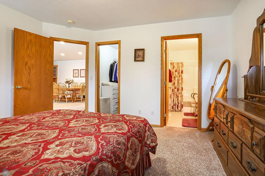 West Fargo, North Dakota 58078, United States, 2 Bedrooms Bedrooms, ,2 BathroomsBathrooms,Residential,Pending,45086