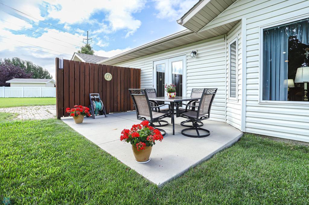 West Fargo, North Dakota 58078, United States, 2 Bedrooms Bedrooms, ,2 BathroomsBathrooms,Residential,Pending,45086