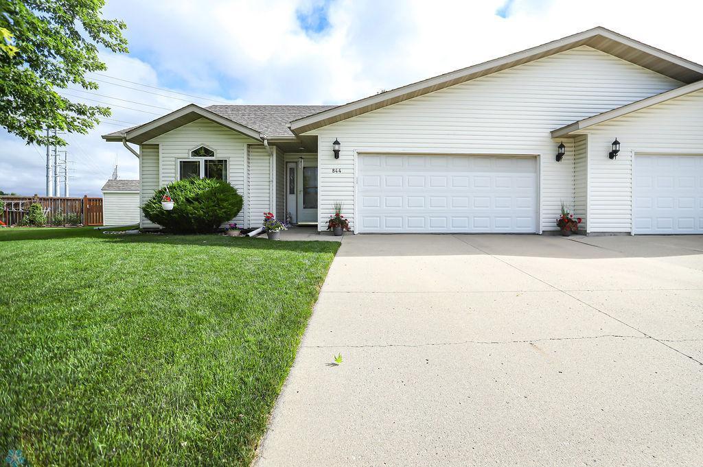 West Fargo, North Dakota 58078, United States, 2 Bedrooms Bedrooms, ,2 BathroomsBathrooms,Residential,Pending,45086