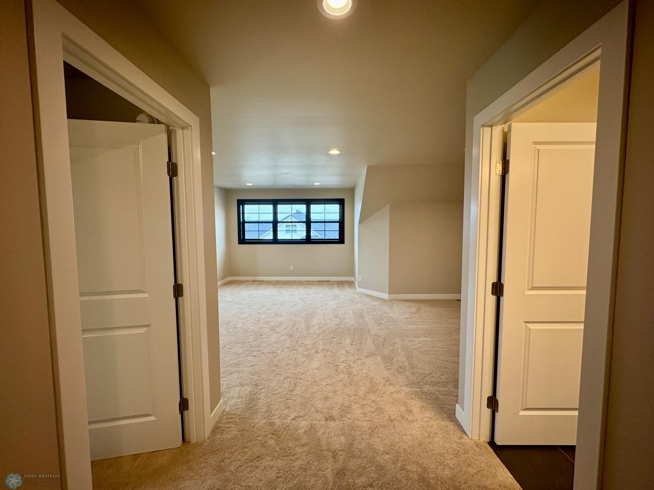 West Fargo, North Dakota 58078, United States, 3 Bedrooms Bedrooms, ,3 BathroomsBathrooms,Residential,Pending,169742