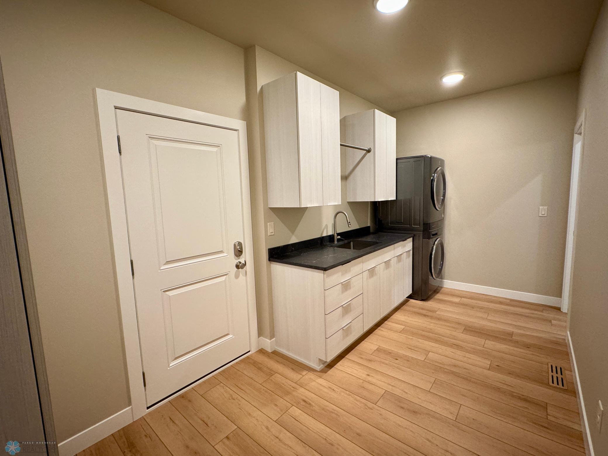 West Fargo, North Dakota 58078, United States, 3 Bedrooms Bedrooms, ,3 BathroomsBathrooms,Residential,Pending,169742