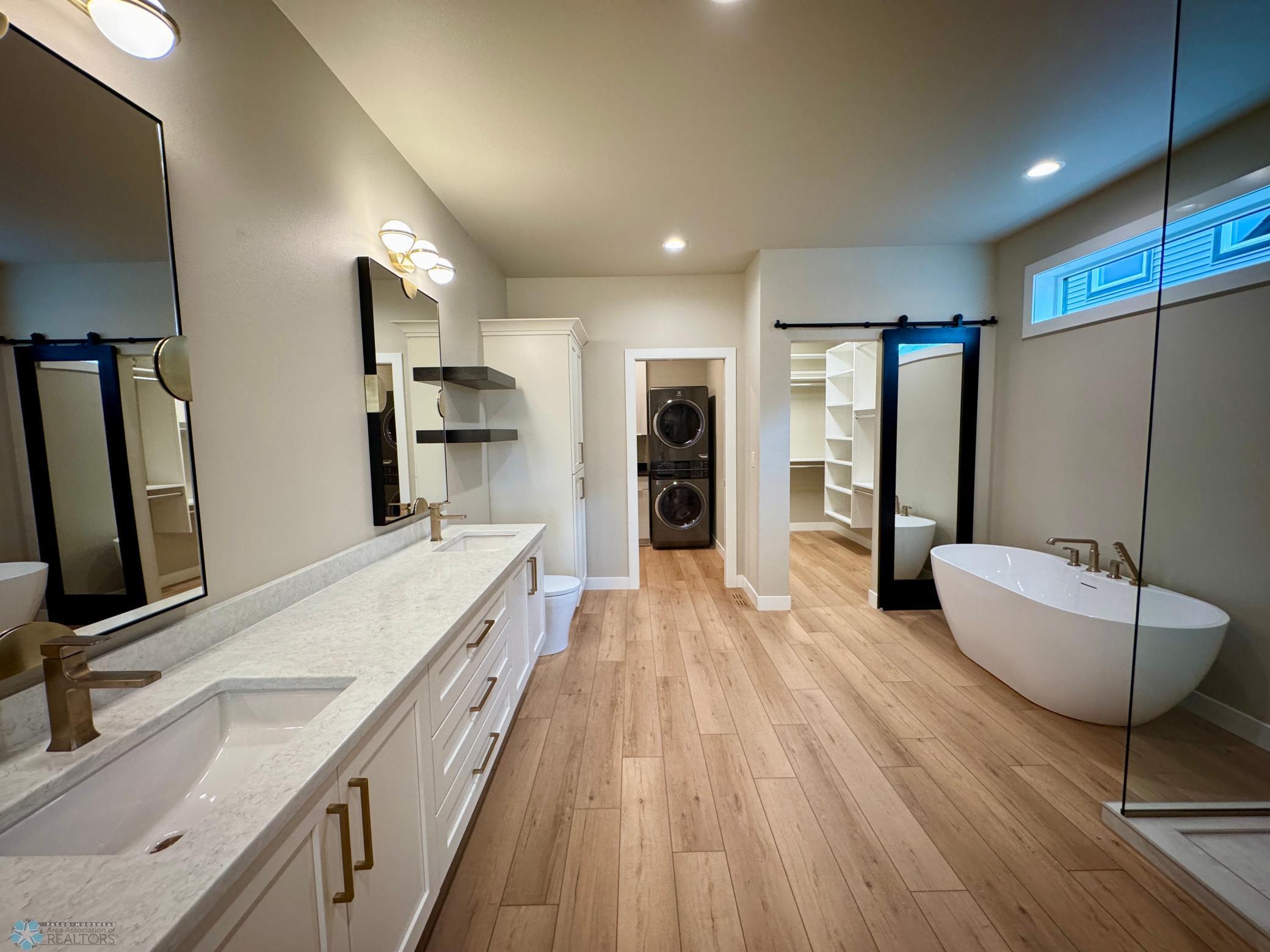 West Fargo, North Dakota 58078, United States, 3 Bedrooms Bedrooms, ,3 BathroomsBathrooms,Residential,Pending,169742