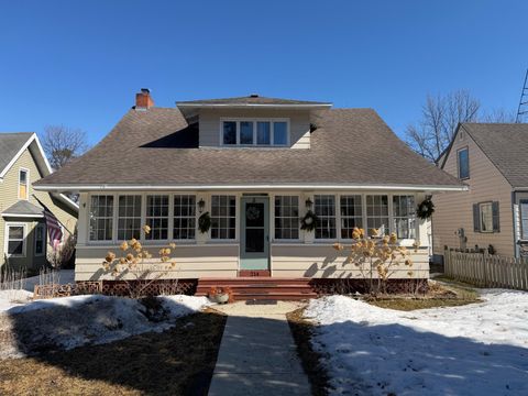 Homes For Sale - 214 Main Avenue<br/> Baudette, MN 56623