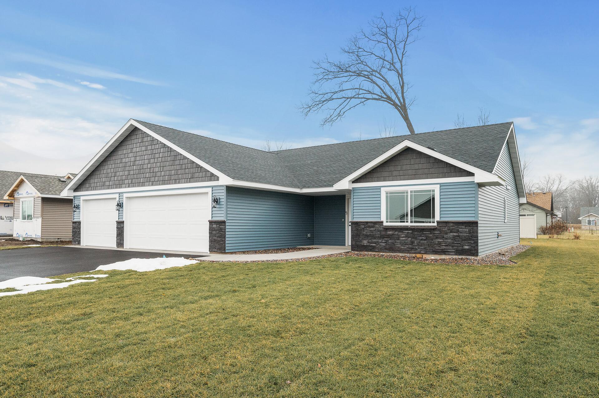 38578 Hawthorne Avenue, North Branch, Minnesota image 1