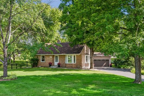Homes For Sale - 512 Mission Road<br/> Minneapolis, MN 55420