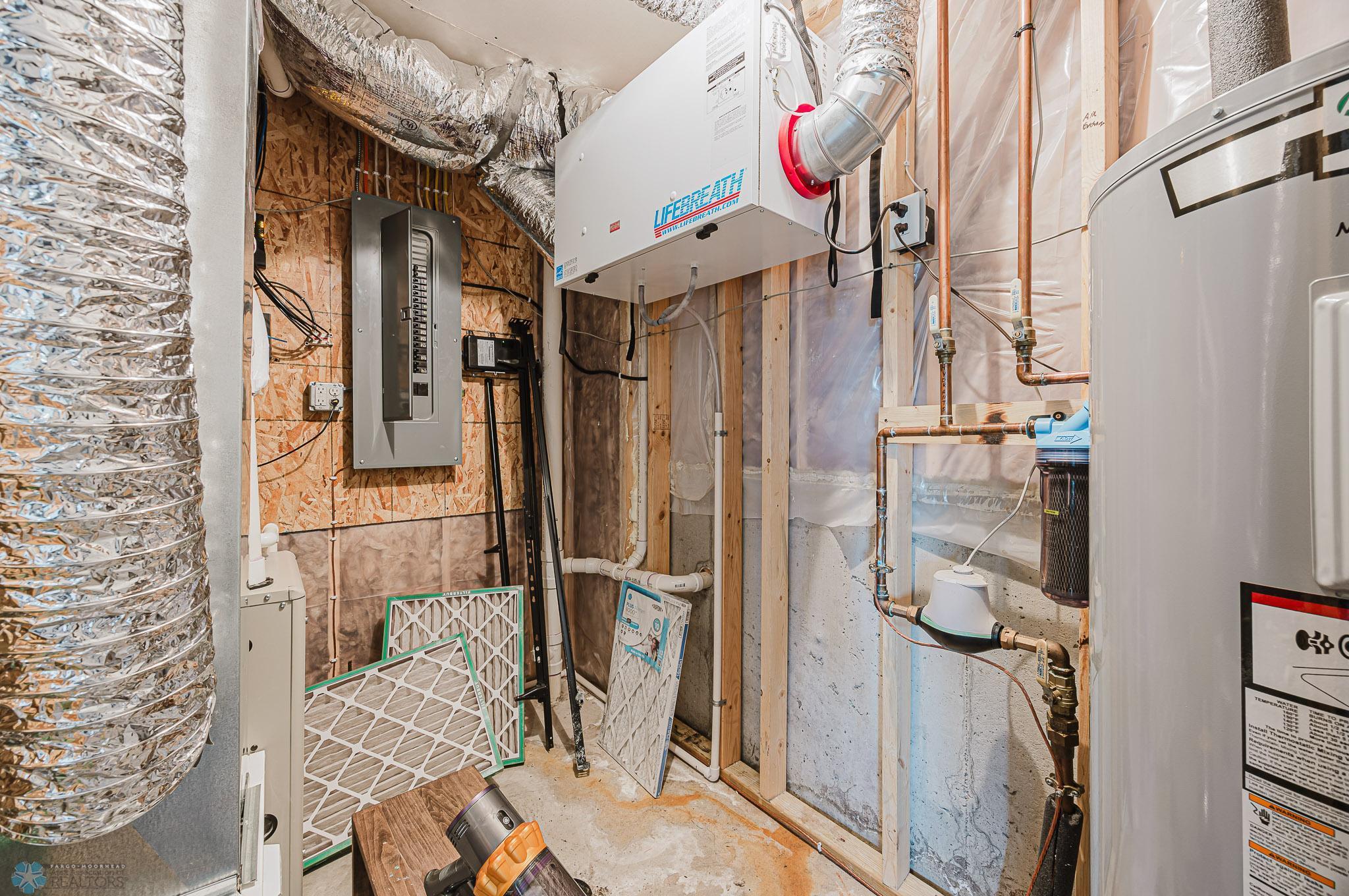 Barnesville, Minnesota 56514, United States, 3 Bedrooms Bedrooms, ,3 BathroomsBathrooms,Residential,Active,195452