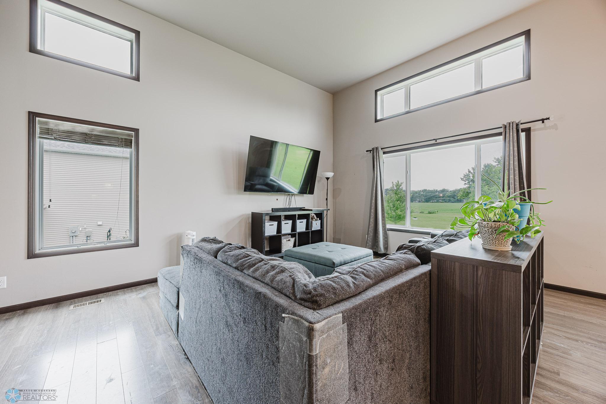 Barnesville, Minnesota 56514, United States, 3 Bedrooms Bedrooms, ,3 BathroomsBathrooms,Residential,Active,195452