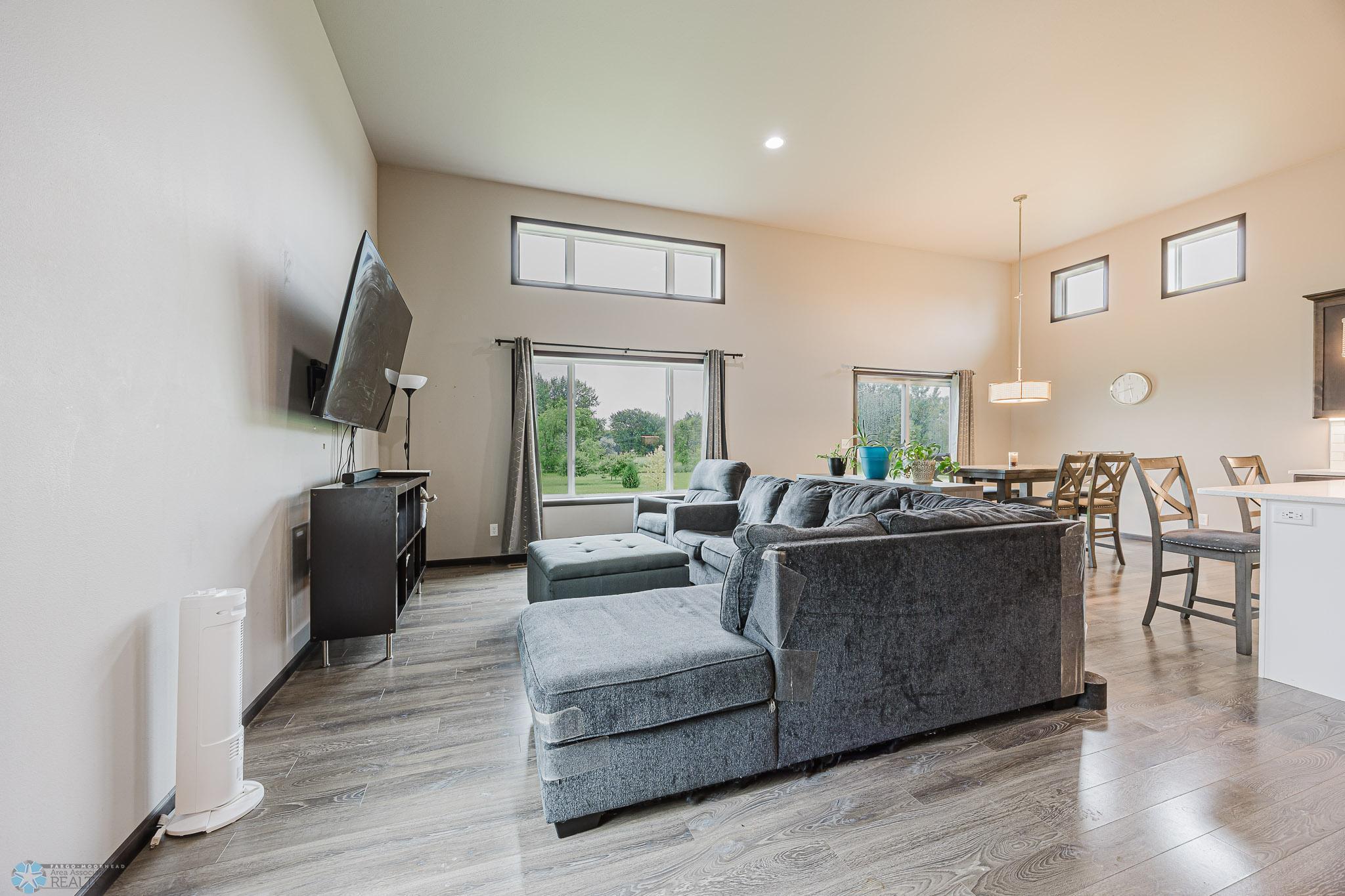 Barnesville, Minnesota 56514, United States, 3 Bedrooms Bedrooms, ,3 BathroomsBathrooms,Residential,Active,195452