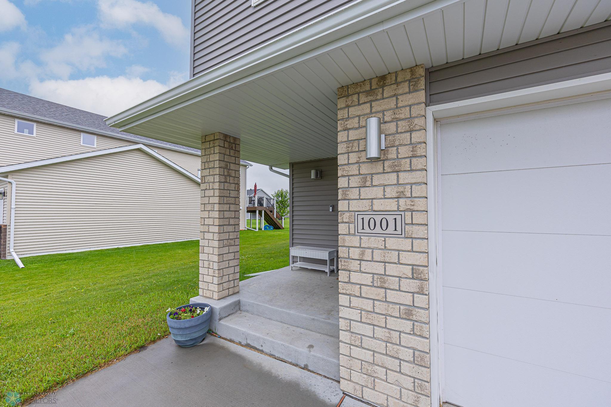 Barnesville, Minnesota 56514, United States, 3 Bedrooms Bedrooms, ,3 BathroomsBathrooms,Residential,Active,195452